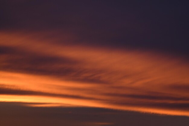 사진 해가 지면 밝은 구름 분홍색 파란색 로맨틱 하늘 빛은 구름을 고 보편적인 사진