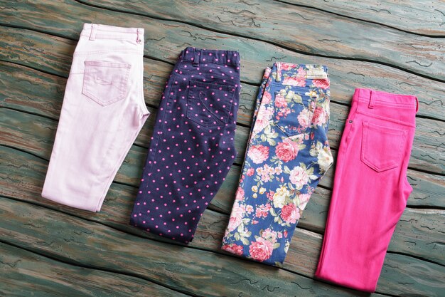 Bright and dark folded trousers. Lady&#39;s casual pants with print. New imported goods on sale. The price is worth it.