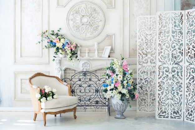 Photo bright luxury interior with flowers