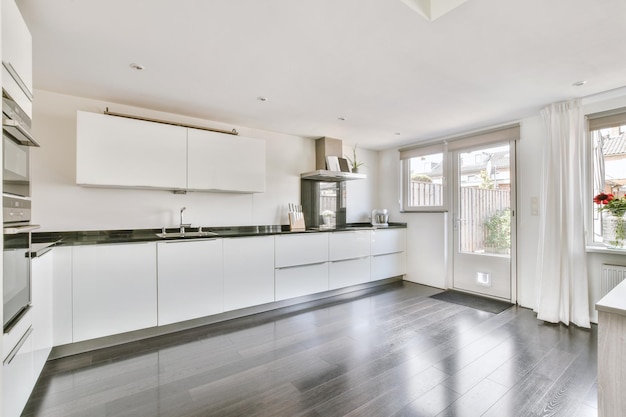 Bright and modern kitchen design