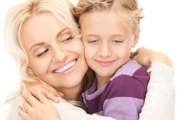 Foto immagine luminosa di madre e figlio felici