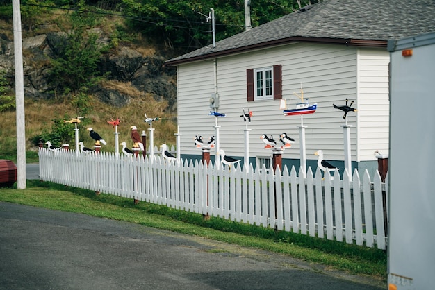 Brigus Newfoundland Canada sep 2022 Klein vissersdorp op een rustige grijze dag