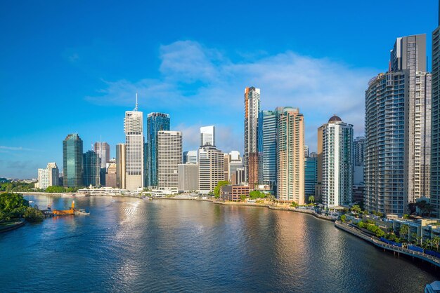 Photo brisbane city skyline and brisbane river in australia