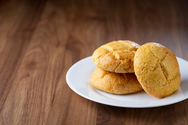 (Broa de Milho) - Traditional Brazilian cookies.