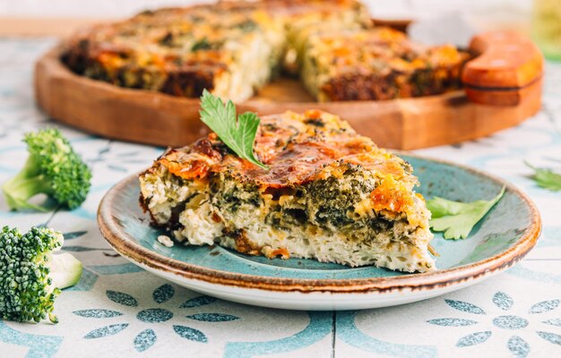 Broccoli cheddar bakken een meelloze quiche