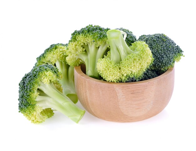 Broccoli die op een wit worden geïsoleerd