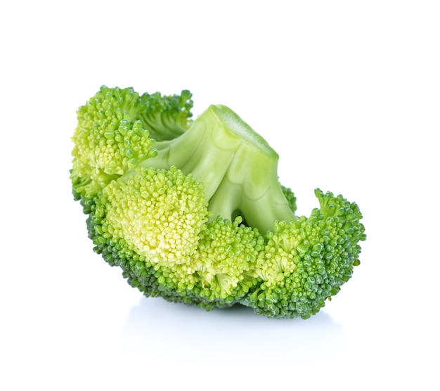 Broccoli geïsoleerd op wit