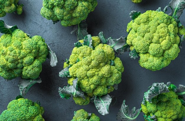 Broccoli op een grafiet gezond voedsel als achtergrond