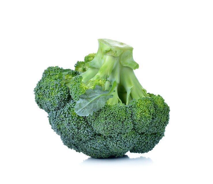 Broccoli op witte achtergrond