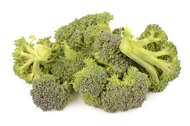 Broccoli su bianco