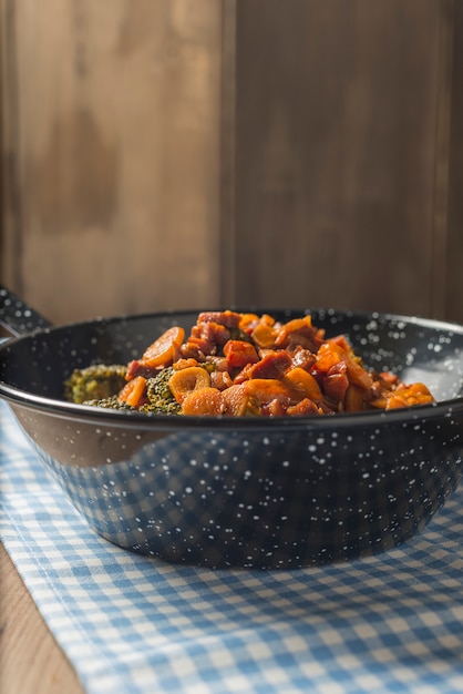 Broccoli with paprika sauce