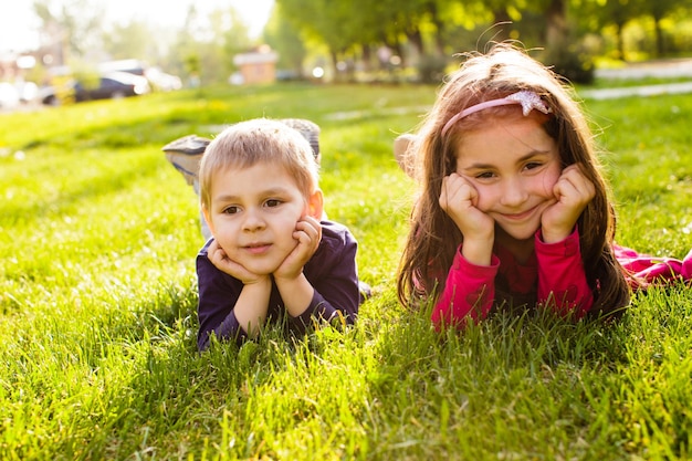 Broer en zus liefde en geluk concept