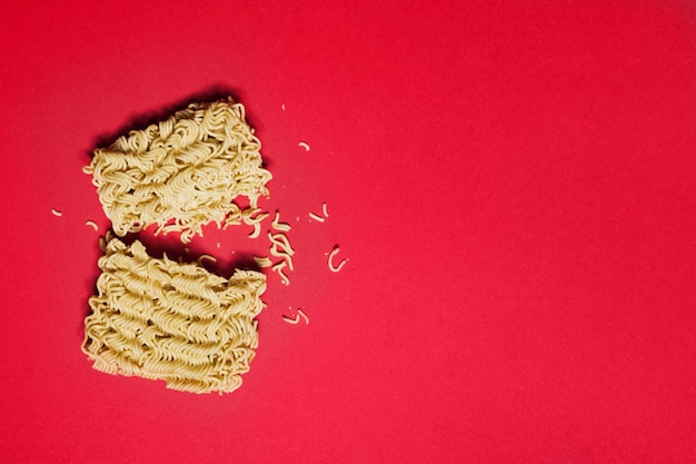 Broken dried noodles