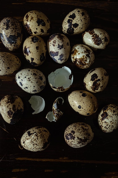 Photo broken quail egg with yolk fresh and natural farm produce