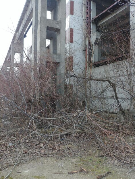 Photo broken window of abandoned building