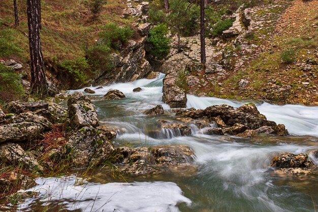 Bron van de rivier de Guardal in Huescar, Granada - Spanje.