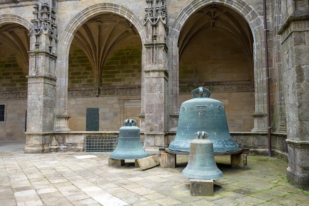 Bronzen klokken in de Santiago de Compostela kathedraal Galicië Spanje