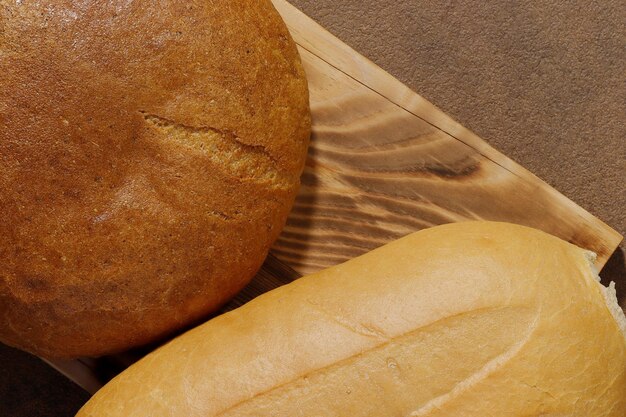 Brood brood twee hele bord wit grijs