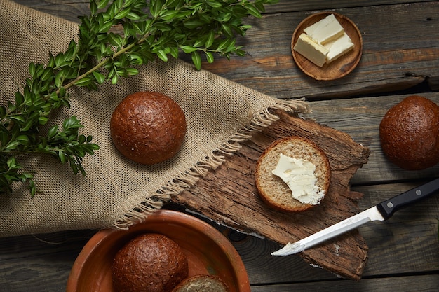 Foto brood op een houten bord