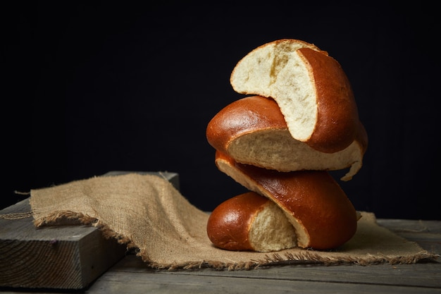 Brood op een houten bord