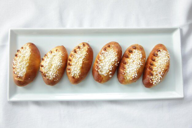 Foto brood voor ontbijt met schone achtergrond