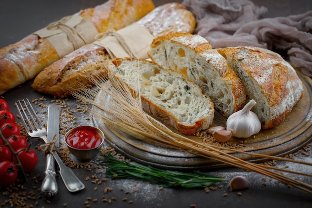 Broodproducten op de tafel in samenstelling