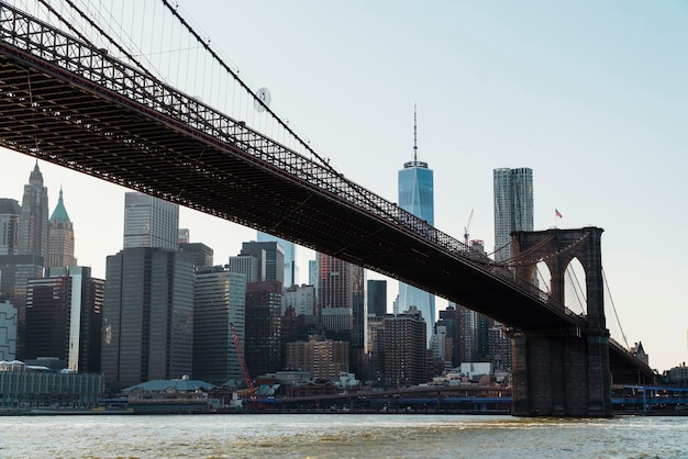 Foto ponte di brooklyn sopra east river a new york