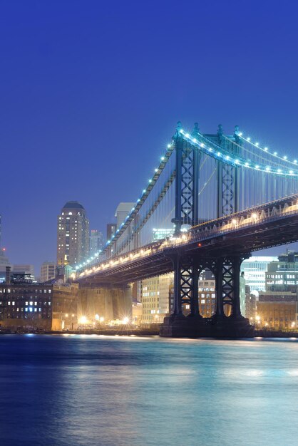 Photo brooklyn bridge in new york at night