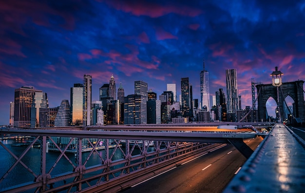 brooklyn bridge skyline van new york