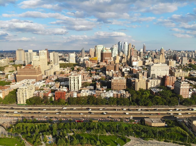 Brooklyn è il più popoloso dei cinque distretti di new york edificio tradizionale a brooklyn heights