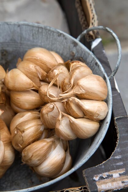 Brown Dried Garlic