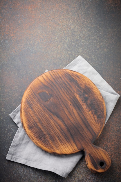 Photo brown wooden texture with old chopping board