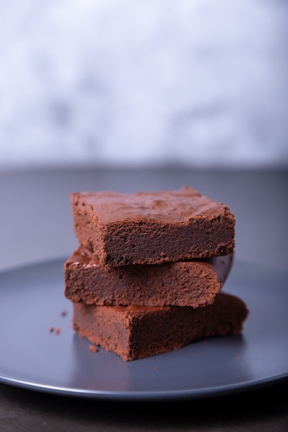 브라우니 케잌. 수제 초콜릿 디저트. 인기있는 다크 초콜릿 케이크.