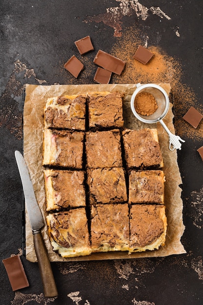 チェリーとチョコレートのブラウニーチーズケーキケーキ