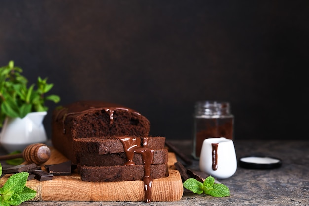 Brownie dessert with mint and chocolate sauce