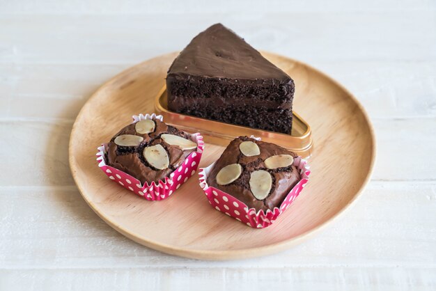 brownies and chocolate cake