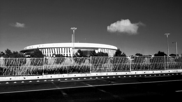 Foto brug tegen de lucht