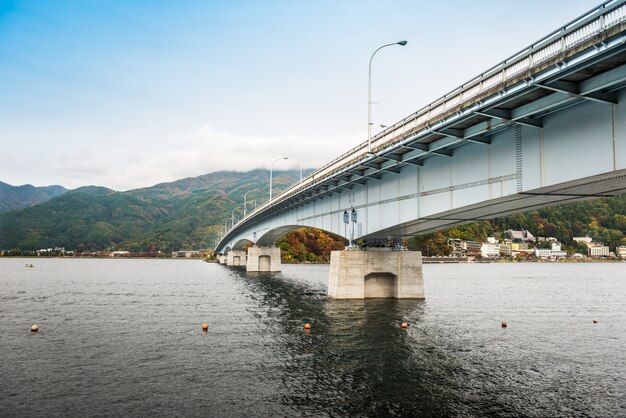 Brug van Lake Kawaguchiko