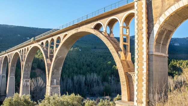 Brug van Spanje op een zonnige dag