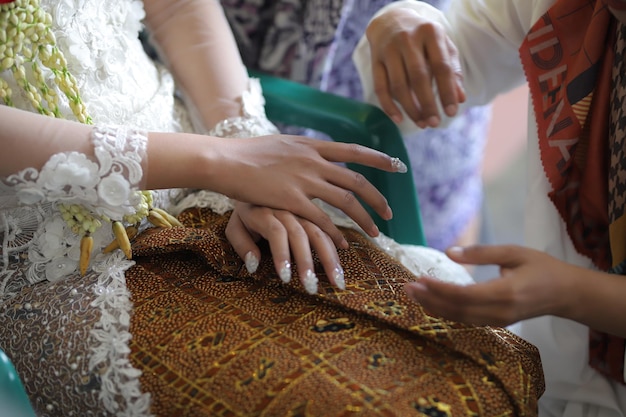 Bruid henna gesneden mooi en uniek bij bruiden hand