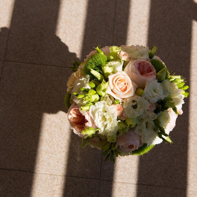 Bruidsboeket bloemen rozen mooi boeket