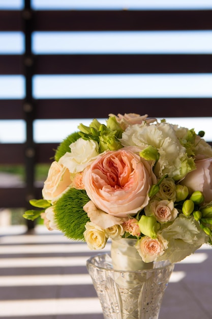 Bruidsboeket bloemen rozen mooi boeket