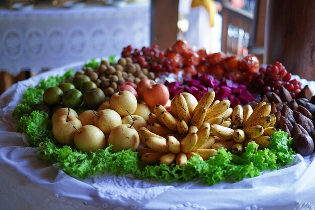 Bruiloft voedsel kleurrijke plat lag foto lunchmenu in huwelijksceremonie staande partij