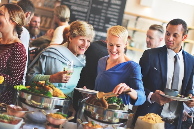 Folla choice del brunch che pranza concetto di cibo di opzioni dell'alimento