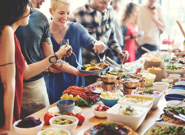 Brunchkeusmenigte het dineren voedselopties die concept eten