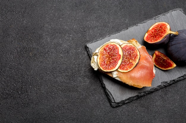 Bruschetta with ham, blue ceese and fresh figs