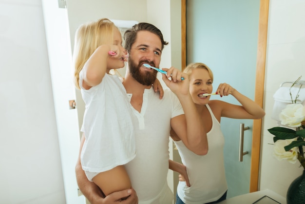 Brushing teeth