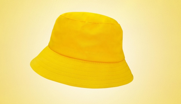 밝은 노란색 배경에 버 모자