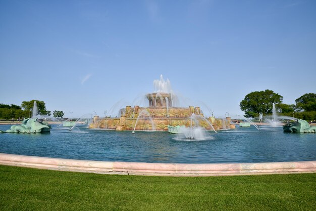 Photo buckingham fountain against sky at park