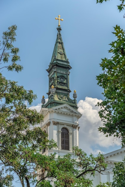 Budapest ungheria 21082021 budapest innercity chiesa madre di nostra signora dell'assunzionexaon una soleggiata giornata estiva